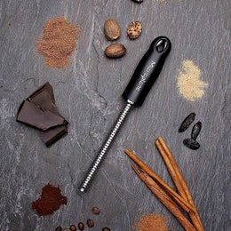 Microplane mausteraastin | mikroter&auml; | soft touch kahva | hieno | musta