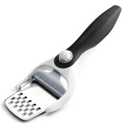 Lacor juustoh&ouml;yl&auml; ja raastinosa | muovikahva | s&auml;&auml;dett&auml;v&auml;