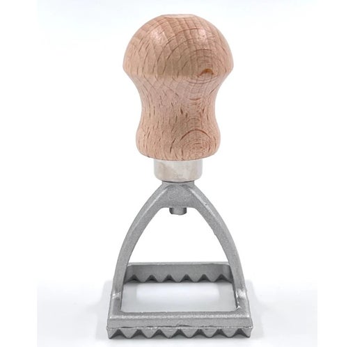 Panetta raviolistanssi | valualumiini | py&ouml;kkikahva | neli&ouml; | 6,8x6,8 cm